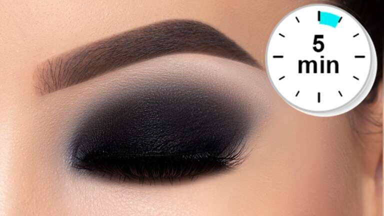 Effortless Classic Black Smokey Eyes in 5 Minutes: A Natural Approach Tutorial