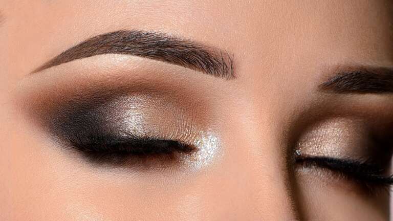 Effortlessly Chic Smokey Eye Tutorial for New Year’s Eve Celebrations