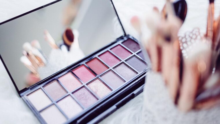 Unlock the Secrets to Flawless Makeup: Expert Tips and Tricks for a Glamorous Transformation