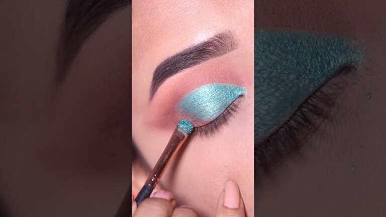 Relaxed Tutorial: Smokey Cyan Eyeshadow with Shilpa #shorts