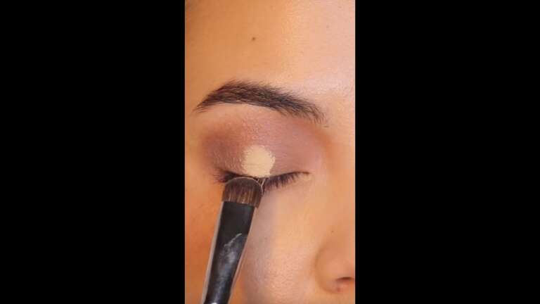 Effortless Trick for a Flawless Cut Crease! #Shorts