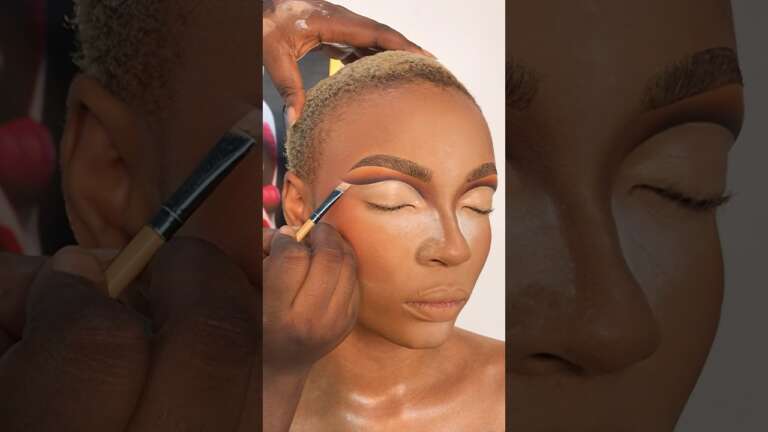 Step-by-Step Guide: Creating a Stunning Natural Mood Cut Crease