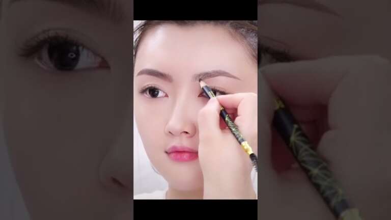 Mastering the Art of Drawing Natural-Looking Eyebrows: A Step-by-Step Guide