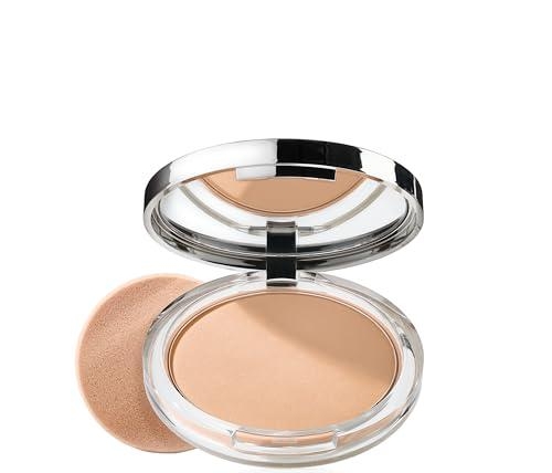 Shining a Light on Clinique’s Stay-Matte Powder: Our Thoughts