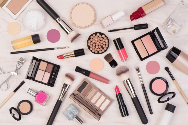 Unlock the Secrets of Makeup Mastery: Expert Tips and Tricks for Flawless Beauty