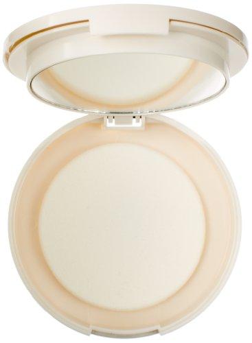 Discovering Revlon's Cream-to-Powder Foundation: A Review