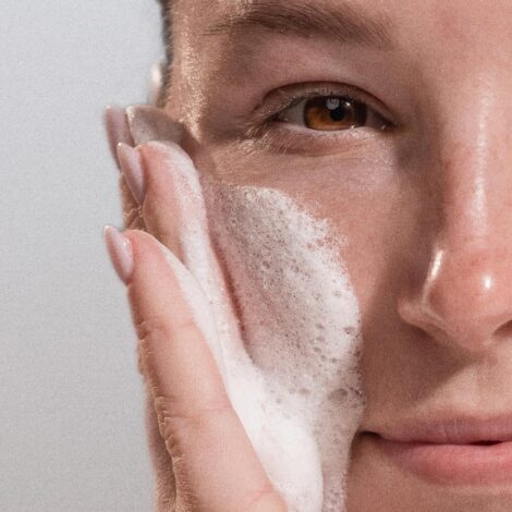 Dermalogica Daily Microfoliant, Face Exfoliator Scrub Powder with Salicylic Acid and Papaya Enzyme, Achieve Brighter, Smoother Skin Daily - Image 3